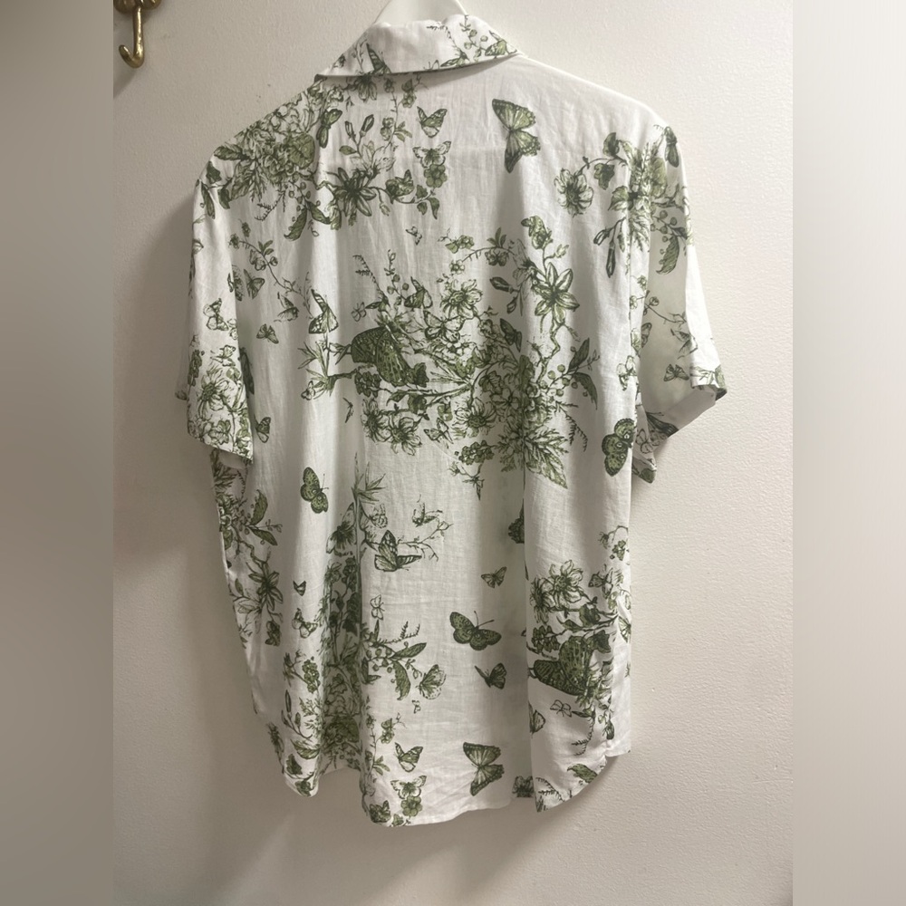 Beige Floral Short-Sleeve Camp Shirt - Women - Picture 4 of 5